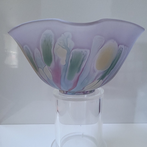 Pink Fluted Bowl-Rueven-Hand - Picture 3 of 11